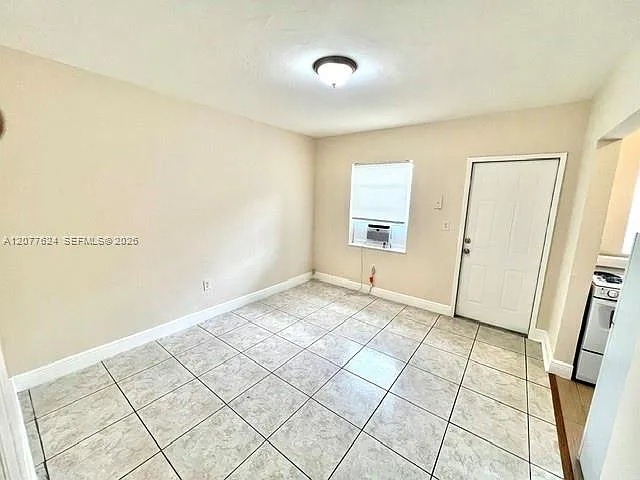 Biscayne Heights — Photo 1