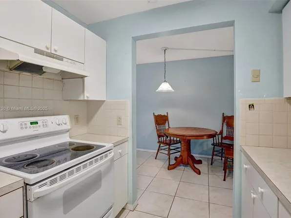 13155 SW 7th Ct APT 308E, Pembroke Pines, FL 33027