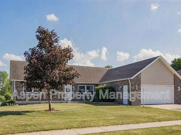 117 Buckeye Ln, Riverside, IA 52327