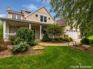 2330 Cascade Pointe Ct SE, Grand Rapids, MI 49546