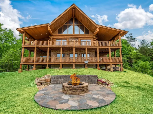 618 Big Bear Ridge Rd, Gatlinburg, TN 37738