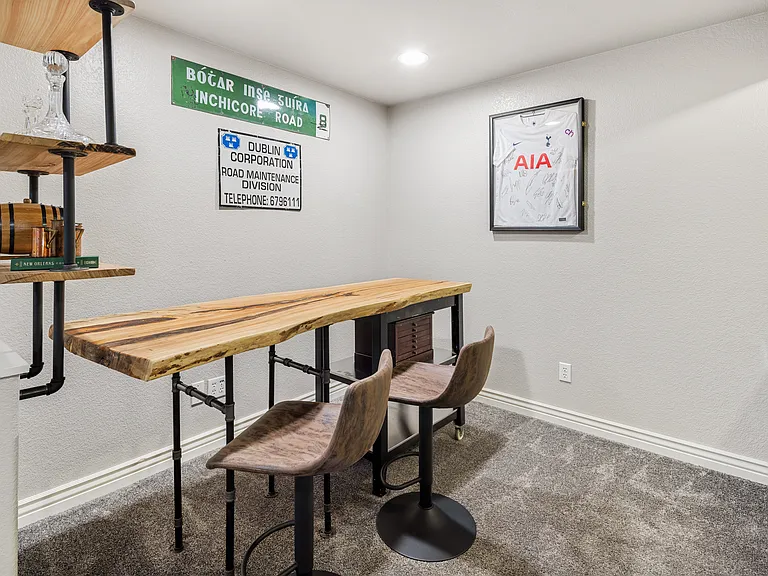 2682 Valentia St — Photo 35
