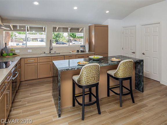 5th image of 3455 Algonquin Cir