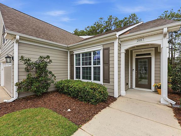 2nd image of 2017 Suncrest Dr.