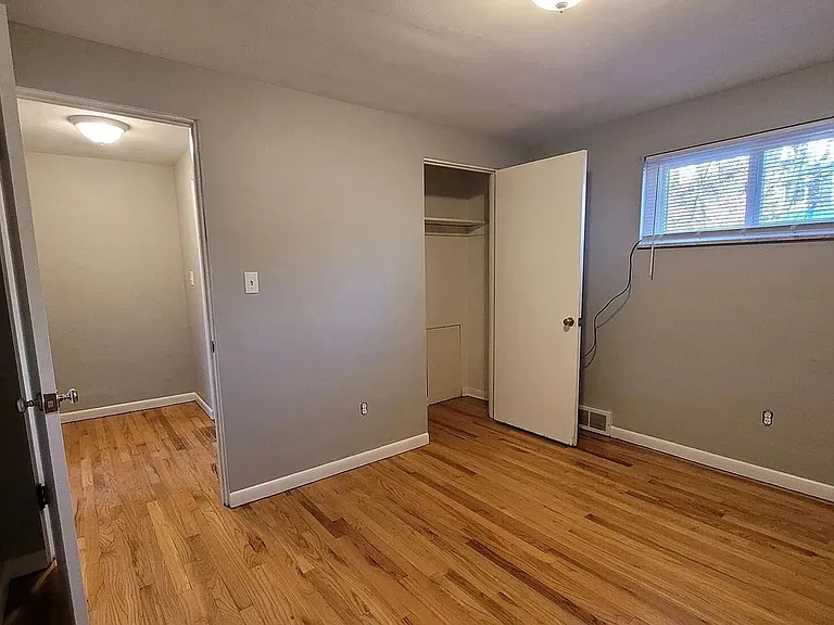 2273 Pauline Ave — Photo 8