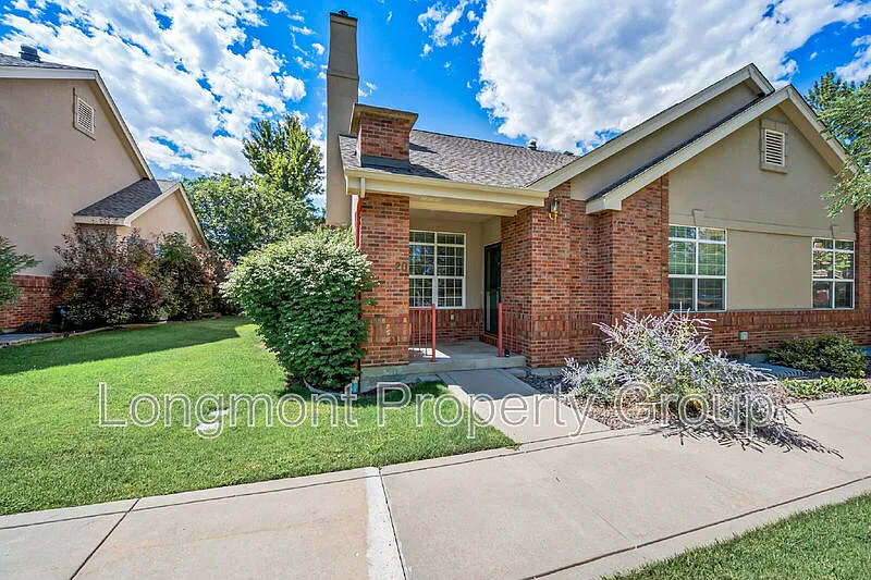 1333 Charles Dr #20