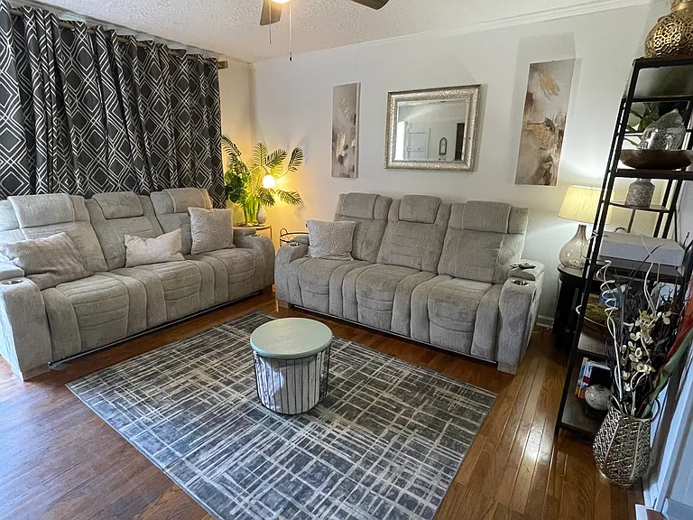 2229 Ireland Dr — Photo 13