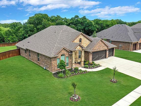 2nd image of 2221 Fallbrooke Dr