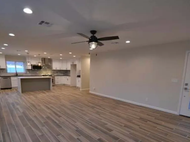8650 E Virginia Ave — Photo 9