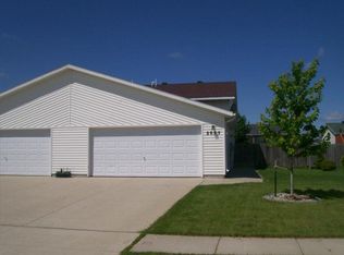 2015 50th St S, Fargo, ND 58103