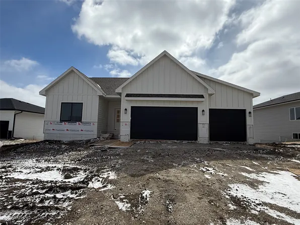 16408 N Valley Dr, Urbandale, IA 50323