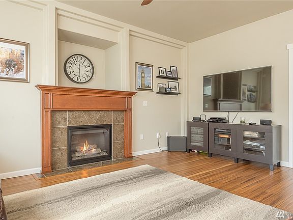 4th image of 17409 19th Ave E
