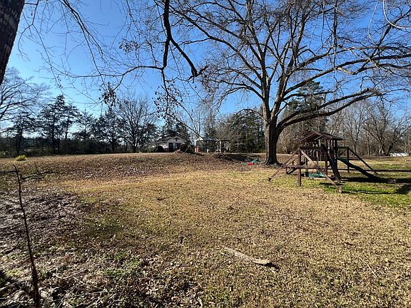 3rd image of 1313 Front St