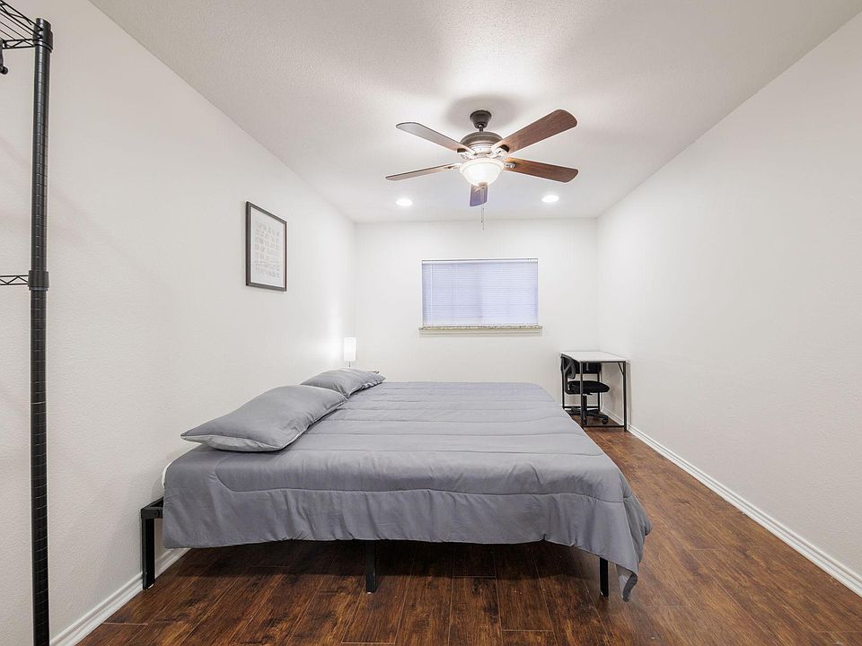 King bed with desk included
