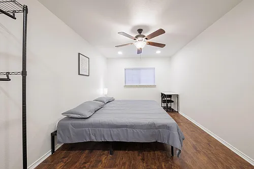Fairfield Dr Photo 1