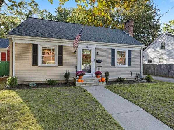15 River Rd, Lincoln, RI 02865