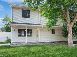 9435 Ranchview Ln N, Maple Grove, MN 55369