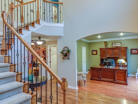 4th image of 11115 Parkleigh Dr