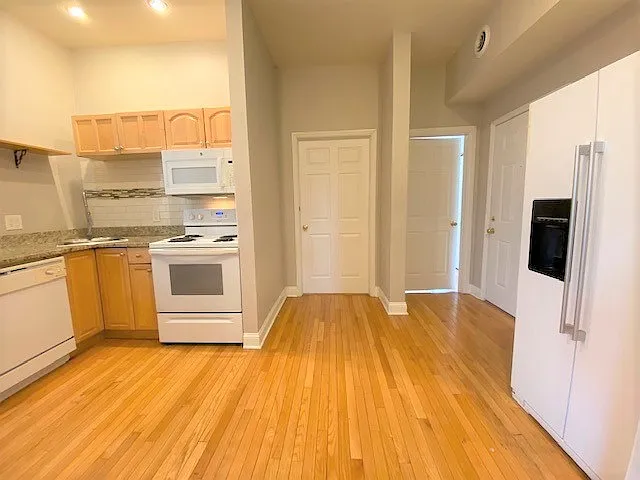 Fully equip. Kitchen