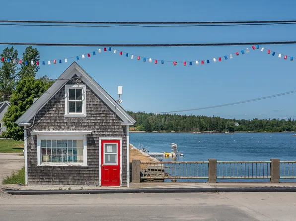 10 Main Street, Vinalhaven, ME 04863
