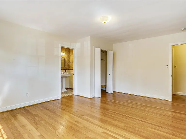 3303 Winnett Rd — Photo 22