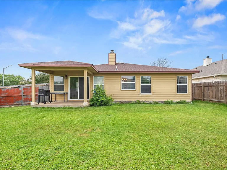 3800 Hickox Dr — Photo 20
