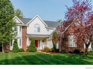6247 Chad Ct, Brighton, MI 48116