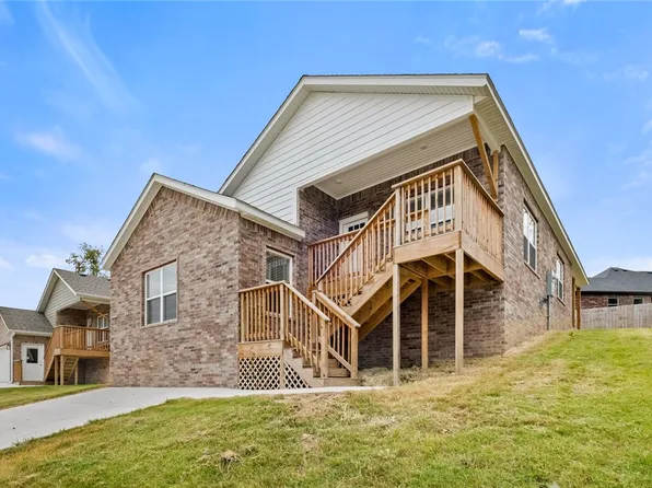 1312 Valley Dr, Gentry, AR 72734