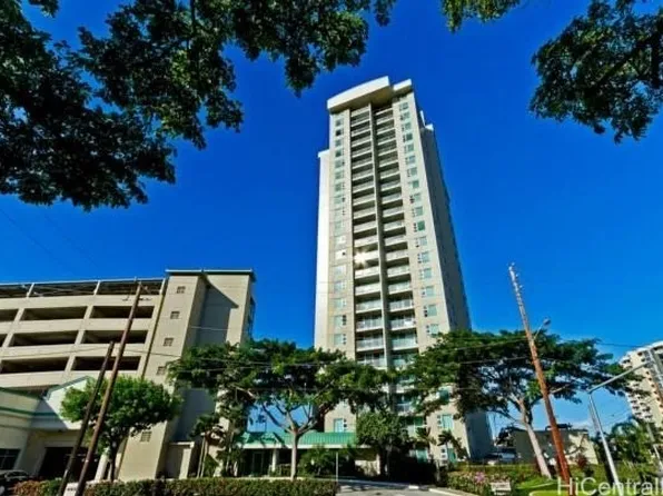 215 N King St APT 2406, Honolulu, HI 96817