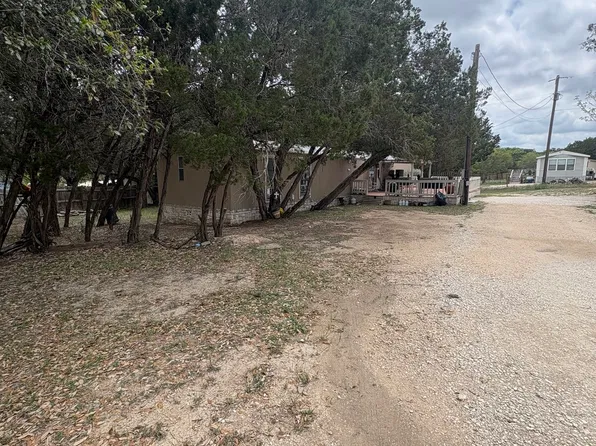 274 UTE TRL, Bandera, TX 78003