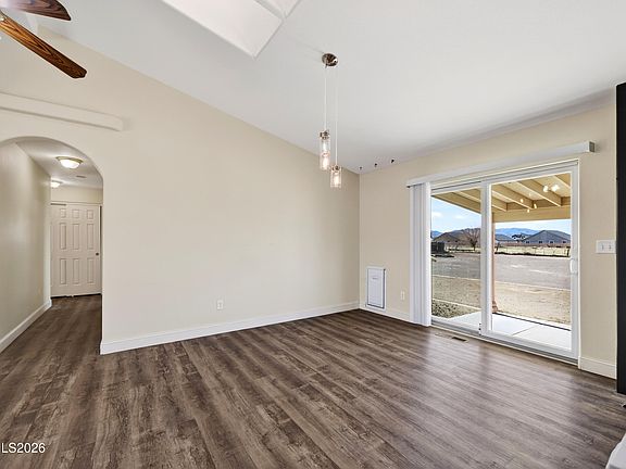 4th image of 141 Country Ranch Rd