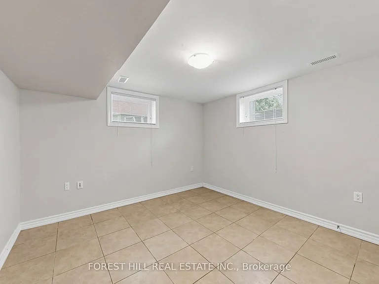308 Hendon Ave #BASEMENT — Photo 6