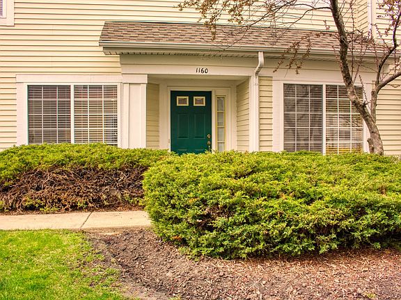 2nd image of 1160 Hawthorne Ln #1160