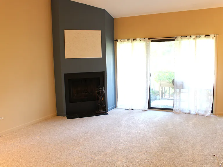 220 Thornhill Ln #B — Photo 5