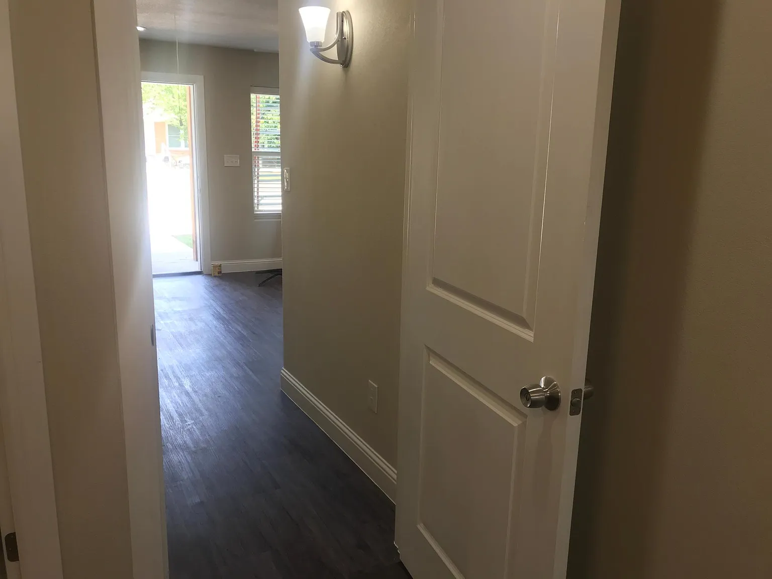 902 N Bush Ave — Photo 4