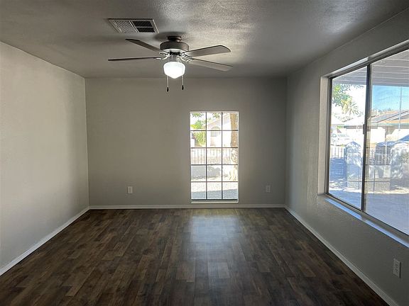 3rd image of 515 W Orchid St