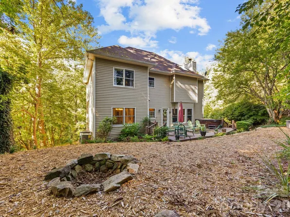 5 Silverstone Dr, Asheville, NC 28805