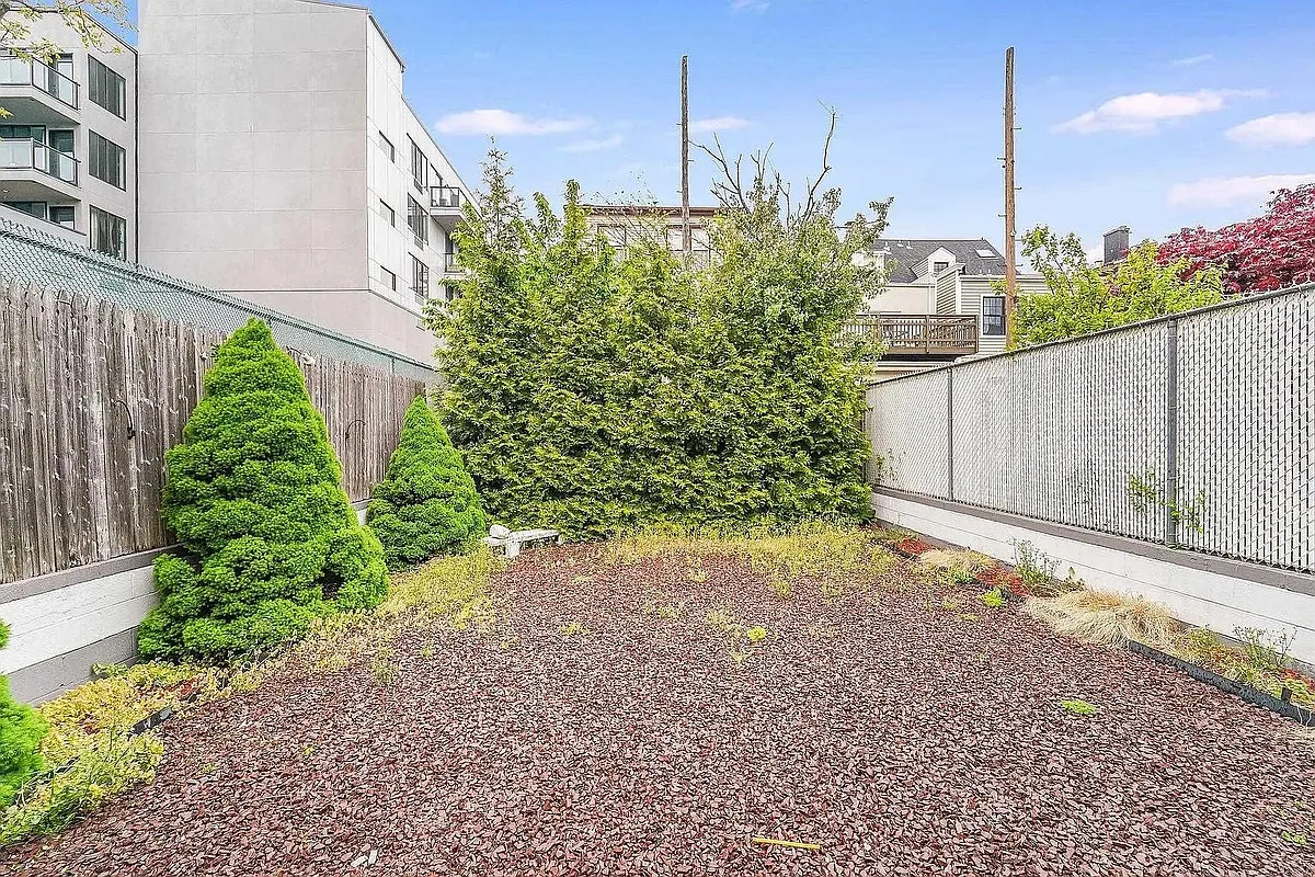 Building Photo - 48 47th St #3