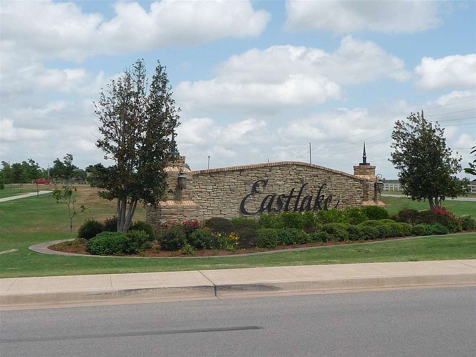 1st image of 3708 NE Eastlake Dr