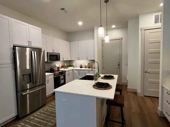 (undisclosed Address), Houston, TX 77007