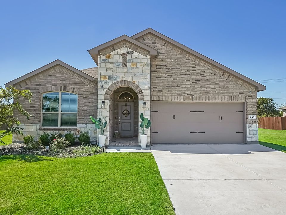 1st image of 10901 Rockchapel Dr