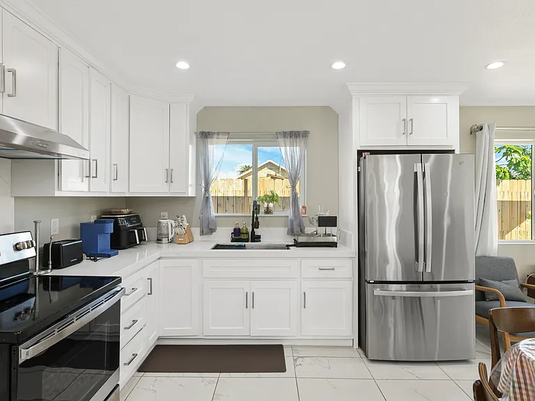 1472 Cerritos Ave #A — Photo 7