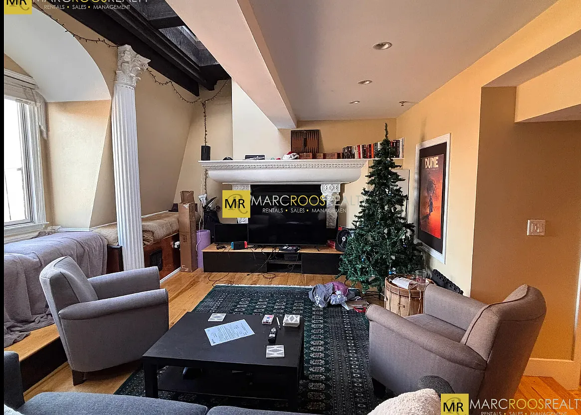 3 bed, 9999 sqft, $5,500 — Photo 1