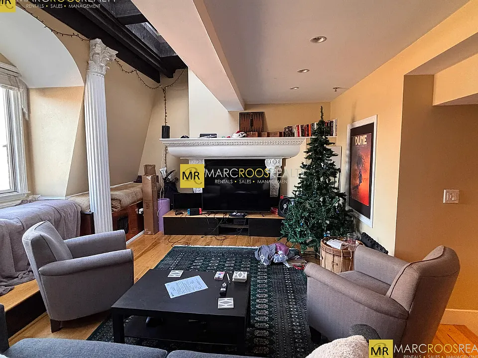 109 Beacon St #2