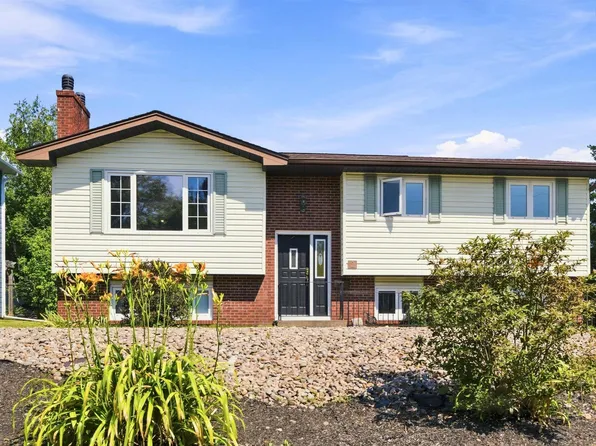 2 Applewood Ln, Dartmouth, NS B2X 2Z6