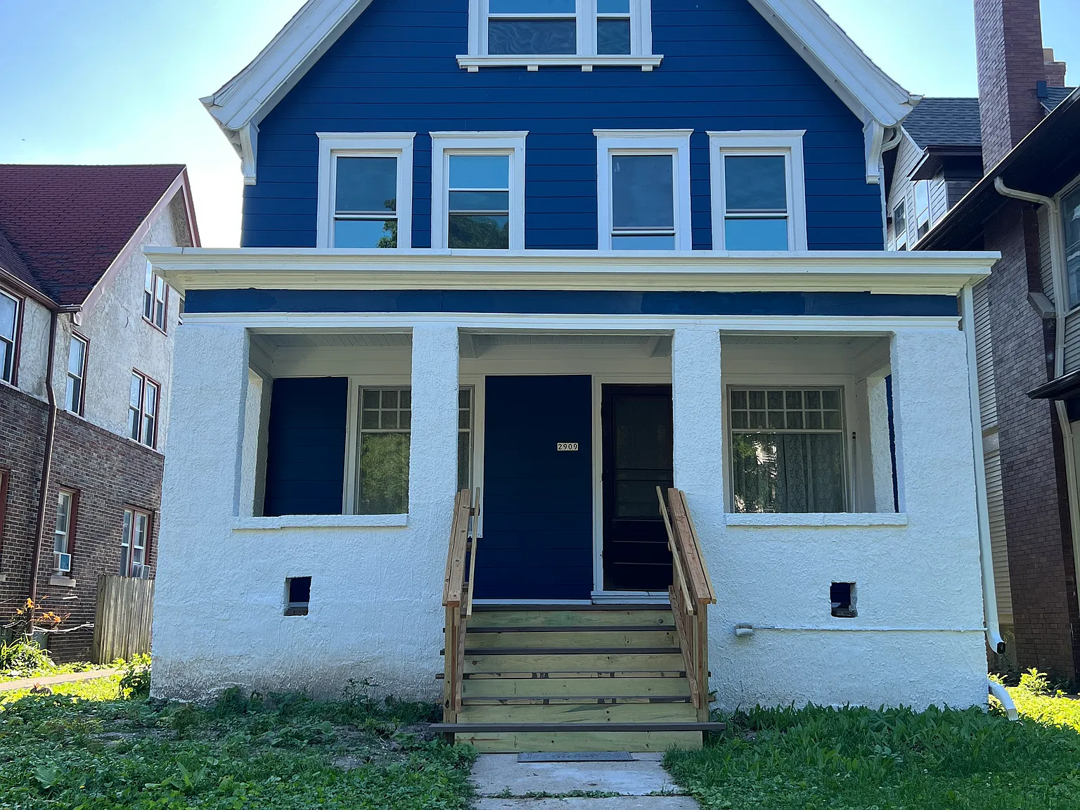 6 bed, 2.5 bath, 2375 sqft, $3,000 — Photo 1