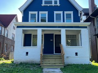 2909 N Farwell Ave, Milwaukee, WI 53211