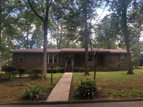 703 Wimbledon Dr, Dothan, AL 36305