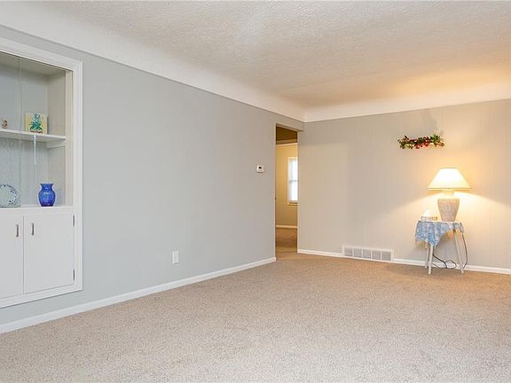 5th image of 1254 Gary Blvd