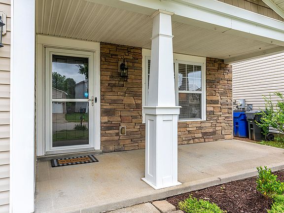 3rd image of 1004 Applecross Dr